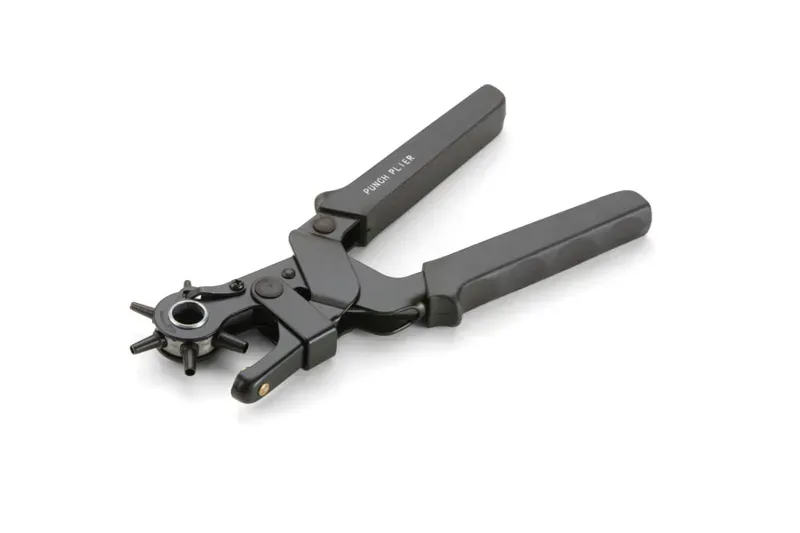 Shires One Size Deluxe Punch Pliers In Black