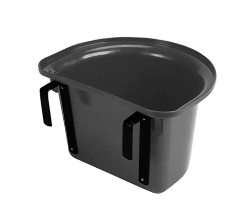 Stubbs Plastic Portable Manger in Black