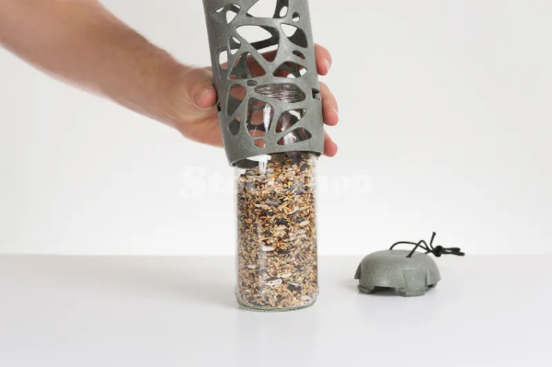 Beeztees Tara Corn/Treat Feeder-1