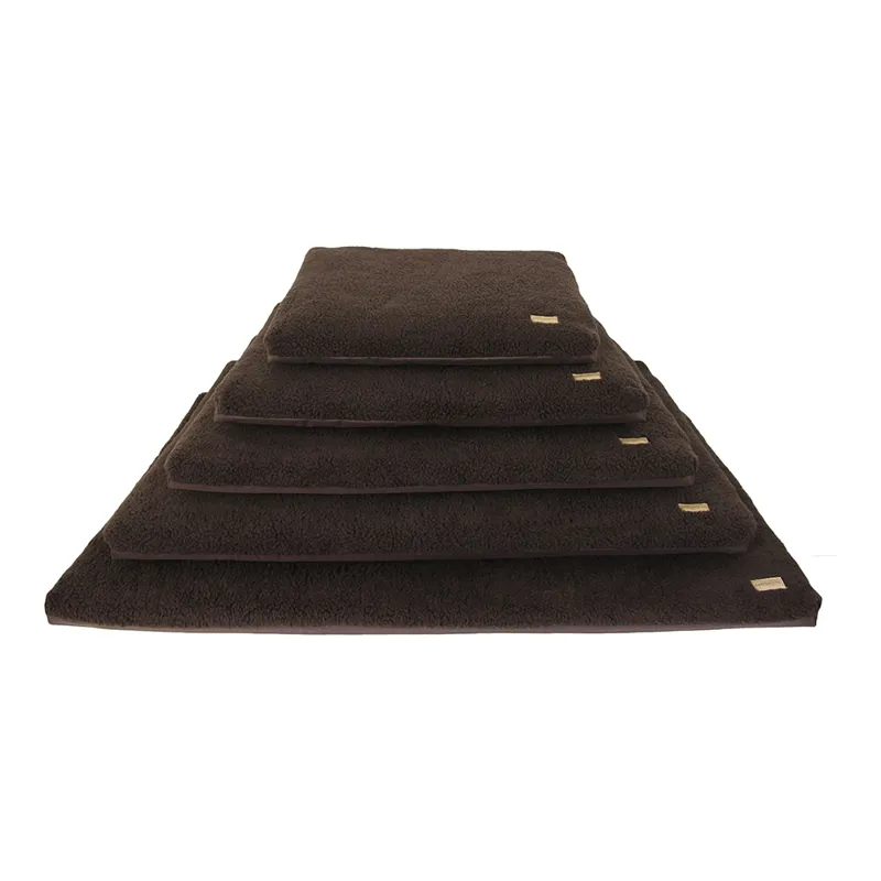 Earthbound Crate Mat Removable Sherpa Waterproof Brown