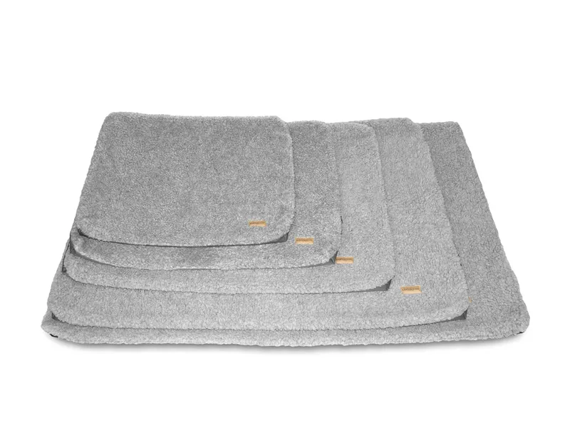 Earthbound Crate Mat Removable Sherpa Waterproof Grey