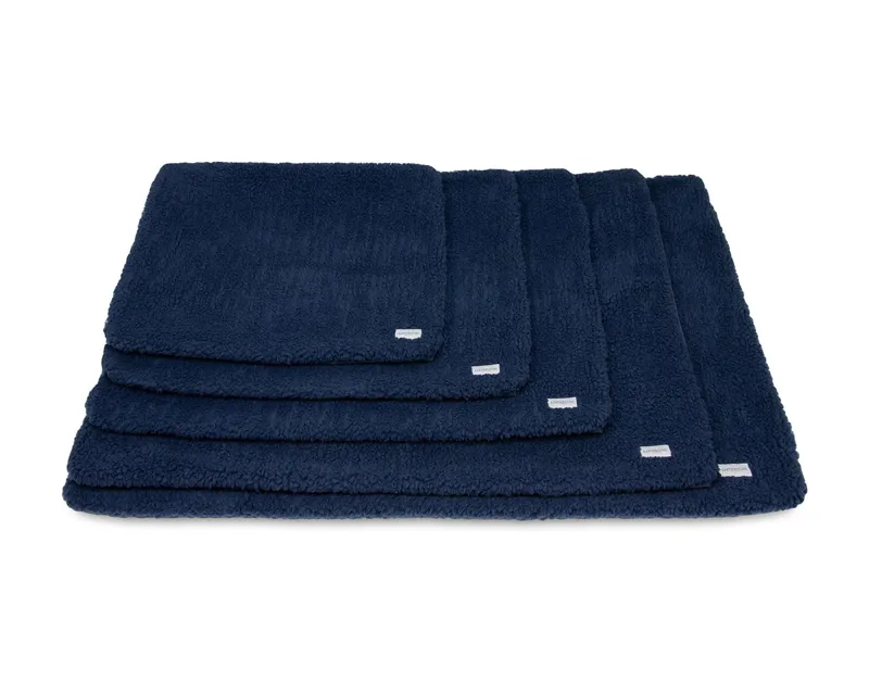 Earthbound Crate Mat Removable Sherpa Waterproof Midnight Blue