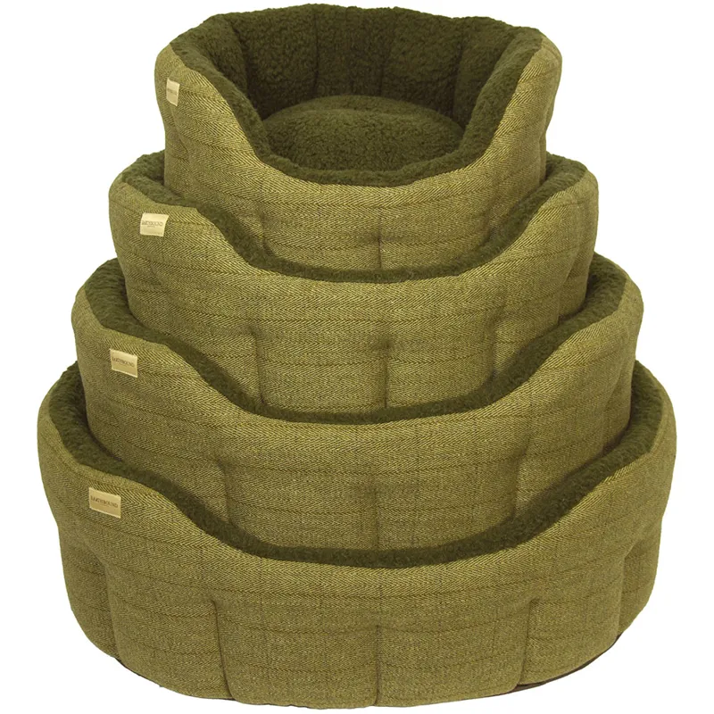 Earthbound Classic Round Traditional Tweed Bed Green