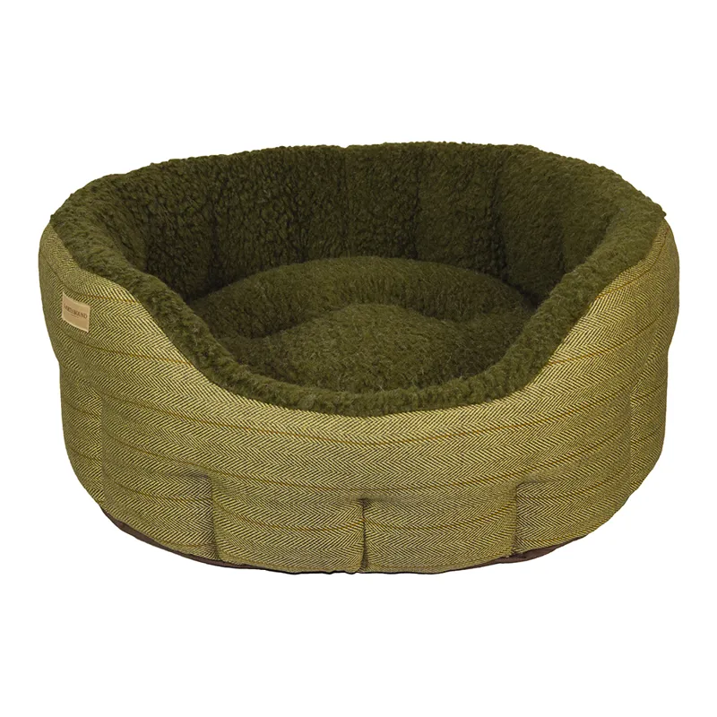 Earthbound Classic Round Traditional Tweed Bed Green-1
