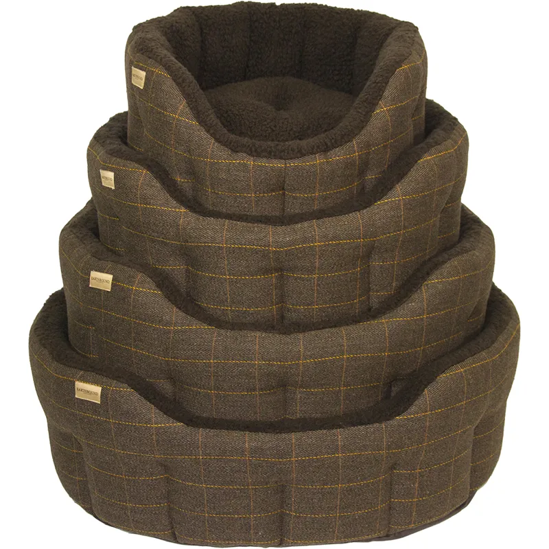 Earthbound Classic Round Traditional Tweed Bed Brown