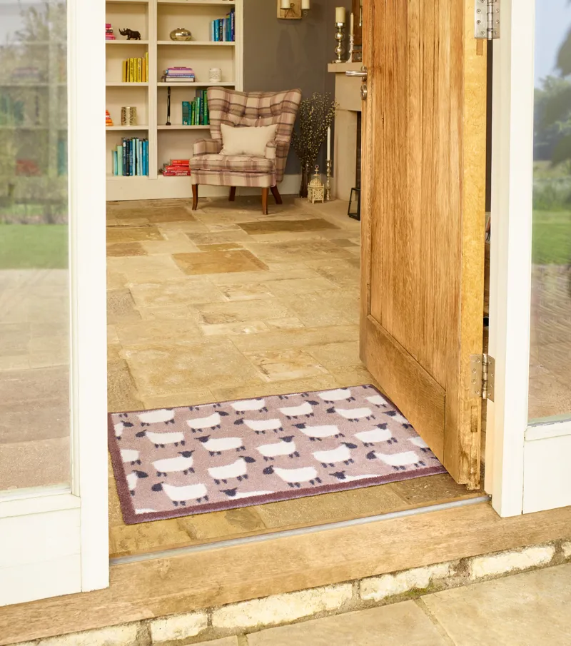 Turtle Mat Patterned Doormat in Flock Neutral-1