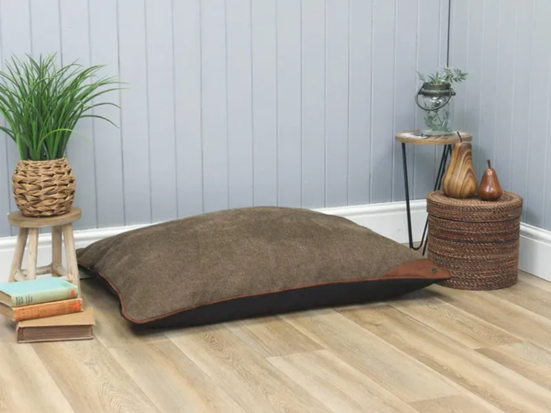 George Barclay Holbury Pillow Pet Bed Espresso Large